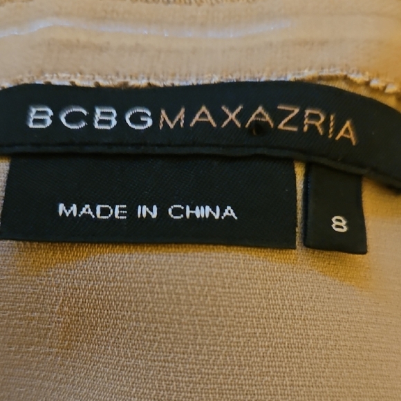 BCBGMaxAzria Beige Label Close-Up - Picture 9 of 10